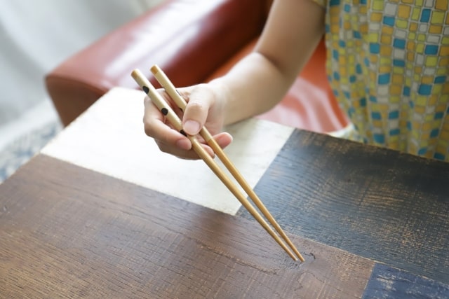 結婚ギフトとしての箸の意味と魅力